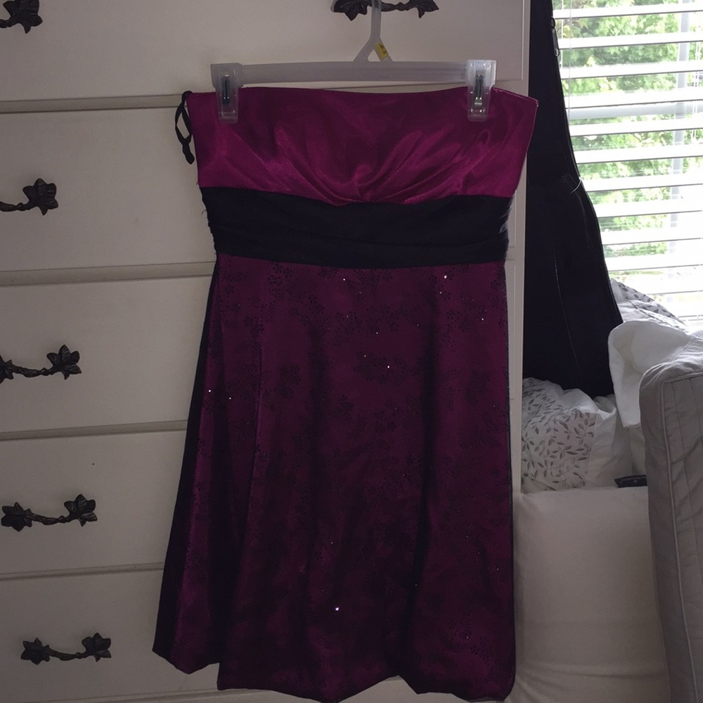 Dress - Picture 2 of 2